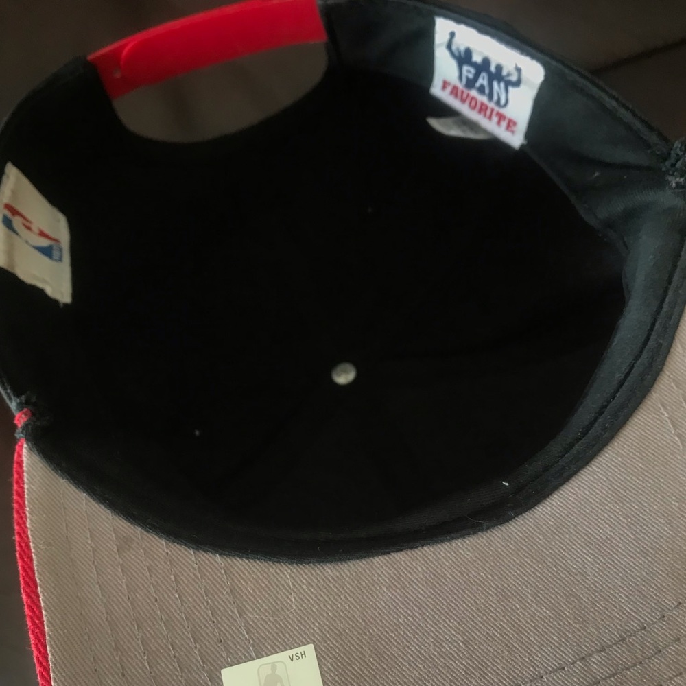 Toronto Raptors Hat - Picture 3 of 3